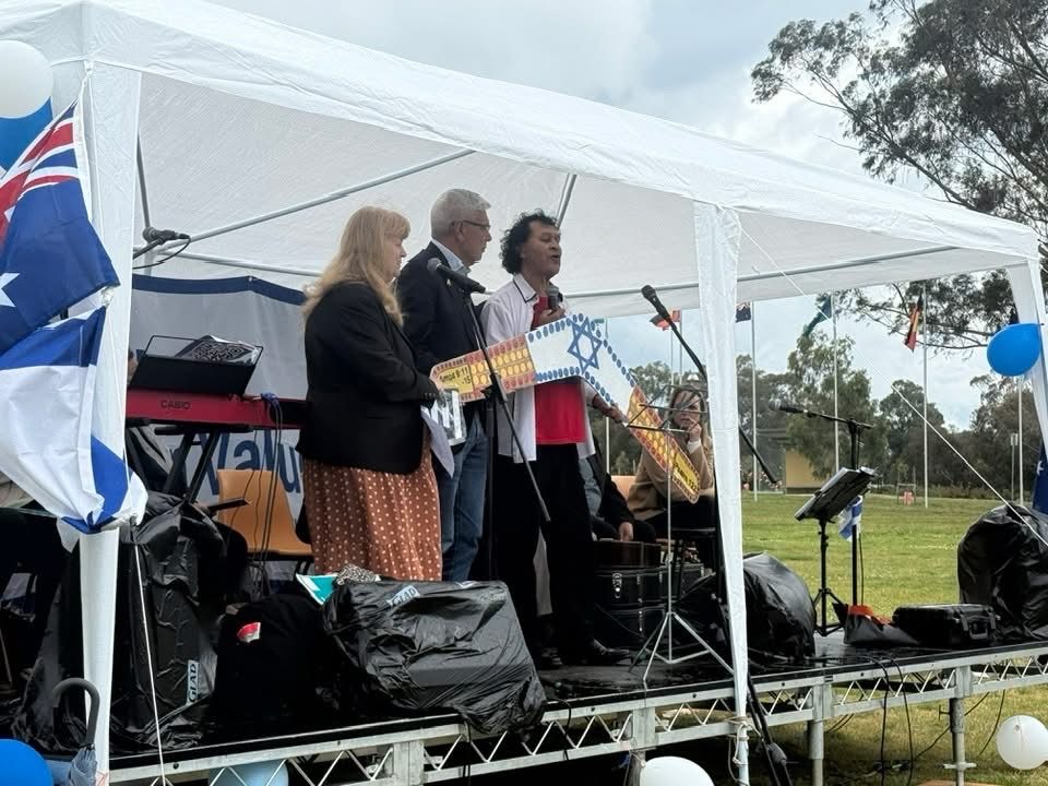 Warren-Nyunggai-Mundine-speaking-Norman-Barbara-Miller-NAIN-Canberra