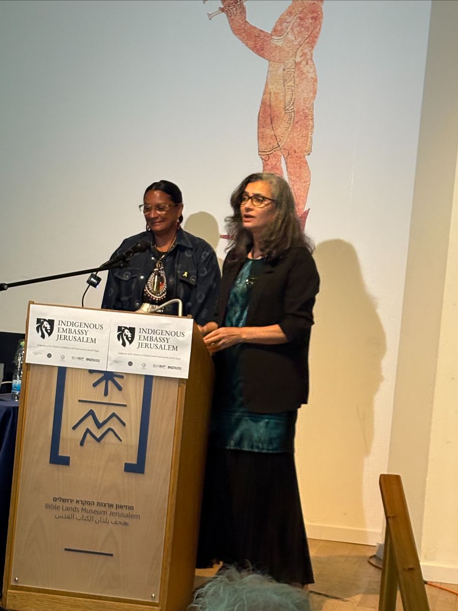 Nova-Peris-OAM-OLY-Aboriginal-Australian-received-standing-ovation-here-with-co-organiser-and-speaker-Dr-Sheree-Trotter